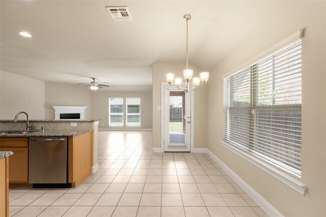 Photo - 3816 Fordham St