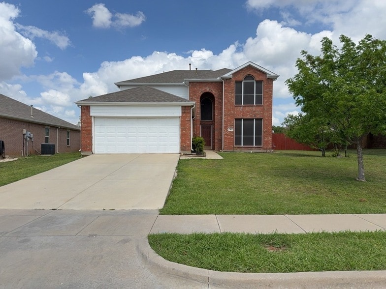 Photo - 2805 Crater Lake Ln