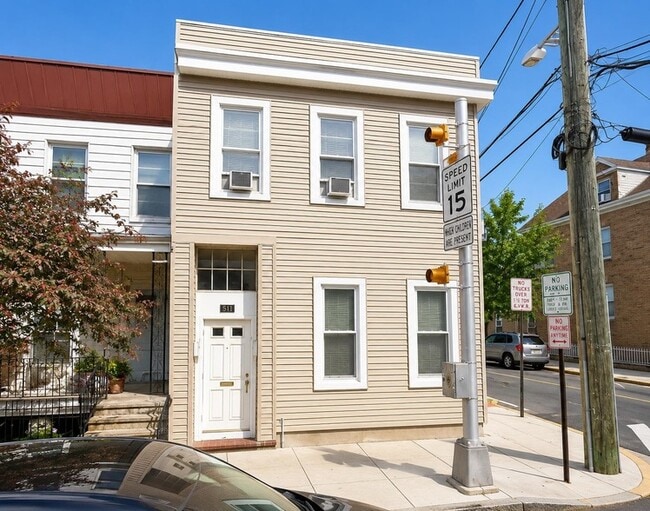 Photo - 814 28th St