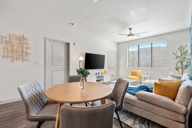 Photo - 711 W Broadway Rd Unit ID1366961P