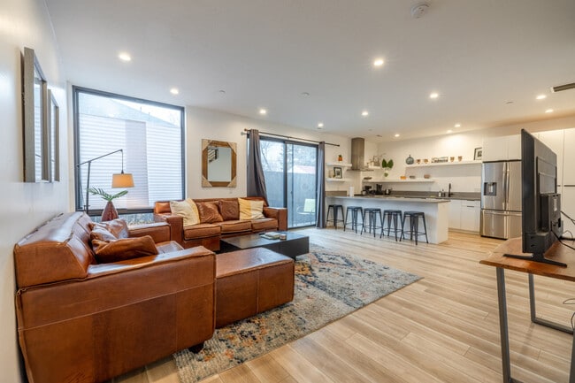 Building Photo - 2595 S 700 E Unit ID1249833P