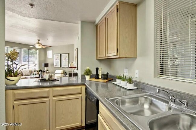 Photo - 1550 E Thunderbird Rd Unit 2