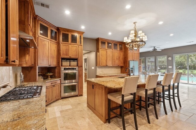 Photo - 2413 Taylor St