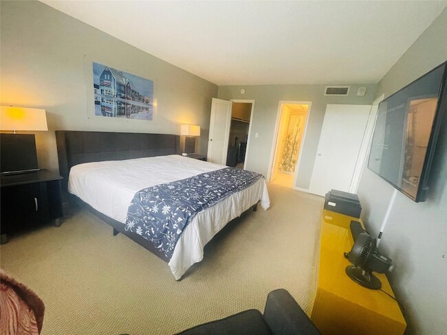 Photo - 2500 NE 48th Ln Unit 605