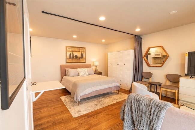 Building Photo - 327 3rd St Unit 7