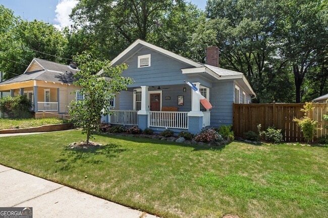 Photo - 1157 Indale Pl SW