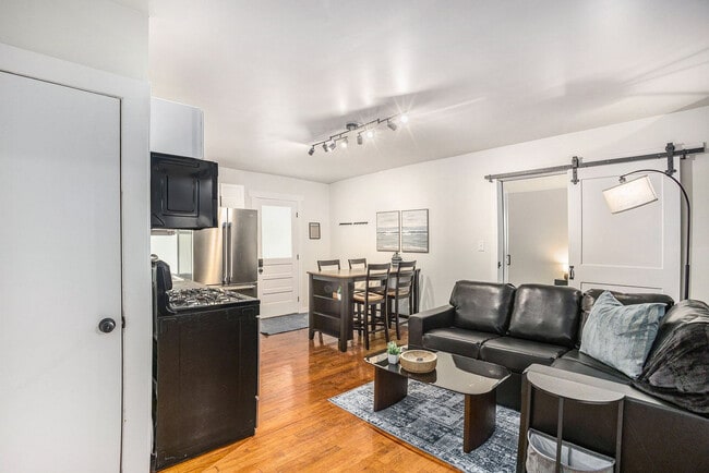 Building Photo - 37 Gold Ave NW Unit ID1346769P