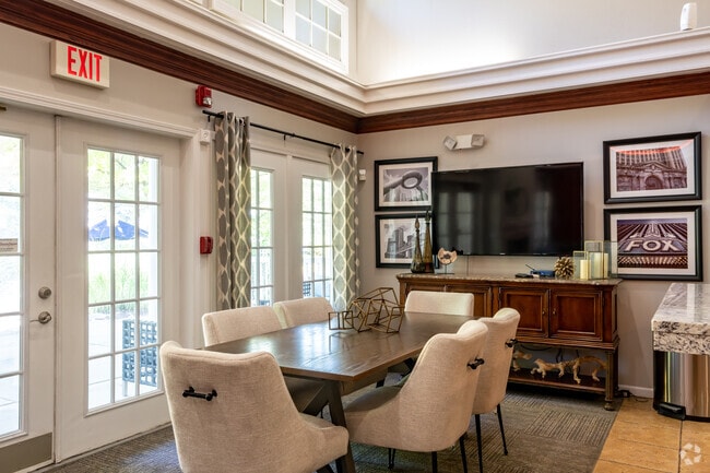 Clubhosue - The Chapman