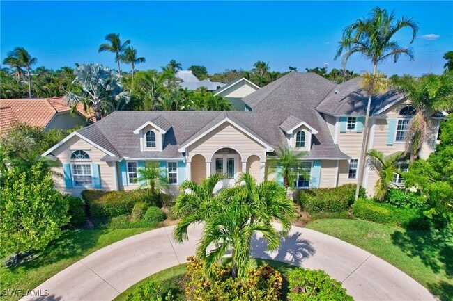 Photo - 687 9th Ave S