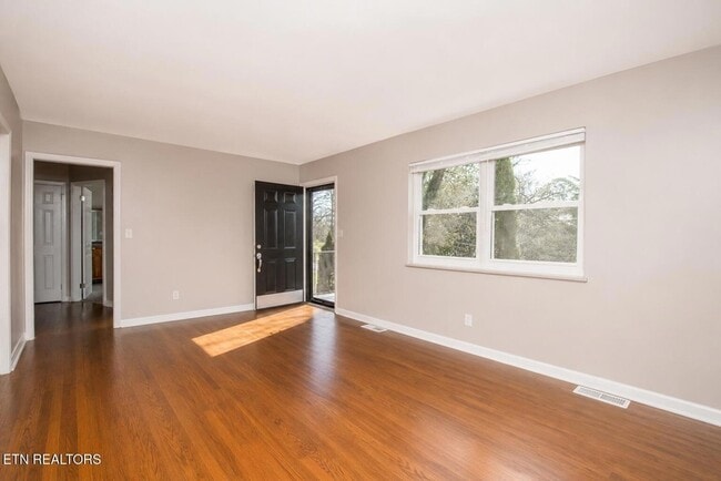 Photo - 3253 Buffat Mill Rd