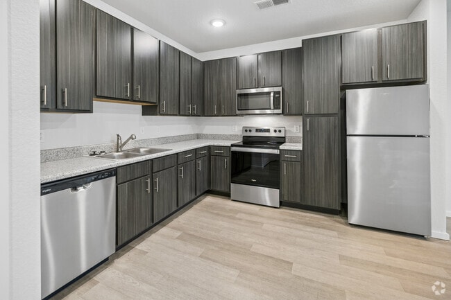 3BR, 2BA - 1,185SF - Kitchen - Nathan Ridge