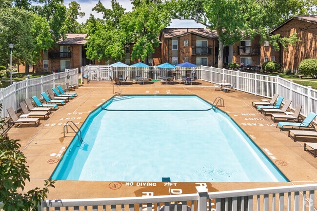 Pool - Telegraph Crossing