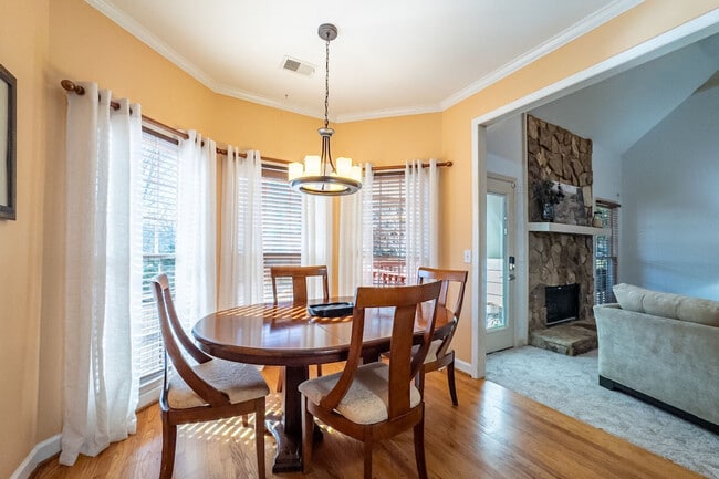 Photo - 530 Waterford Dr Unit SI ID1234803P