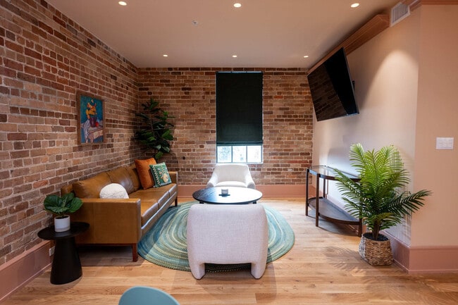 Building Photo - 1620 Martin Luther King Jr Blvd Unit ID1225777P