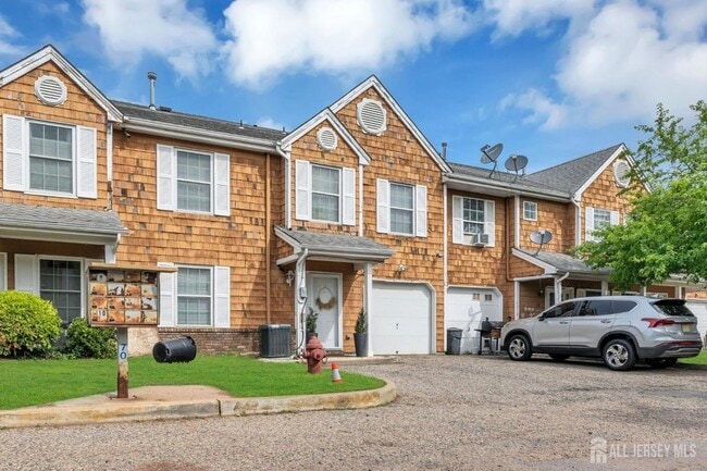 Photo - 19 Delavan Ct