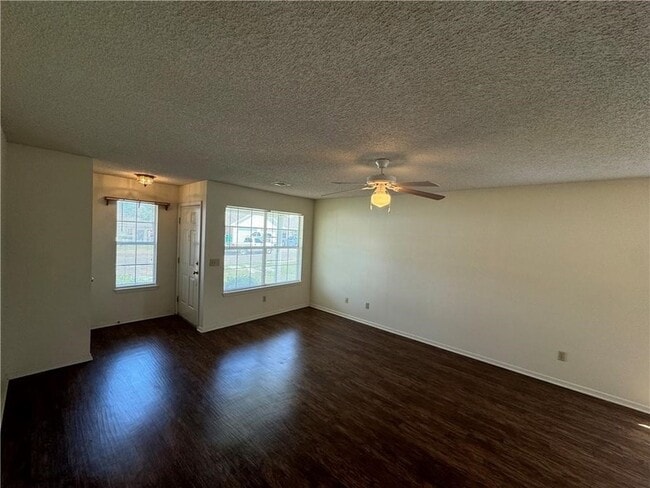 Photo - 317 S 11th Pl