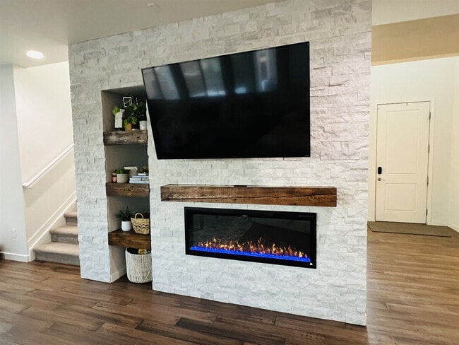 Building Photo - 15557 W 95th Ave Unit ID1368850P