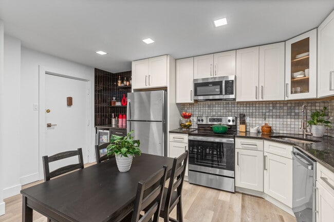 Photo - University Square