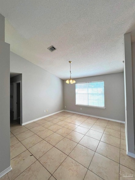 Photo - 2002 Coral Reef Rd