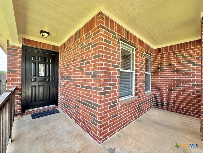 Photo - 204 Woodley Rd