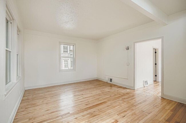 Photo - 610 Fairview Ave N