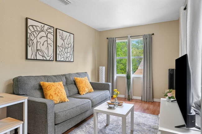 Building Photo - 3410 N 11th St Unit ID1244368P