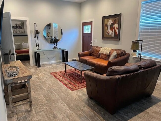 Photo - 8470 Hearn Rd