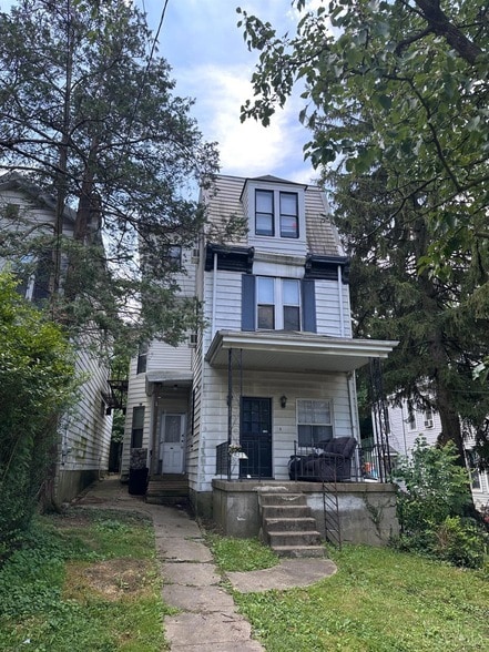 Building Photo - 623 Riddle Rd