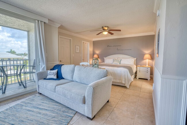 Building Photo - 5900 Bonita Beach Rd SW Unit FL3-ID1226395P