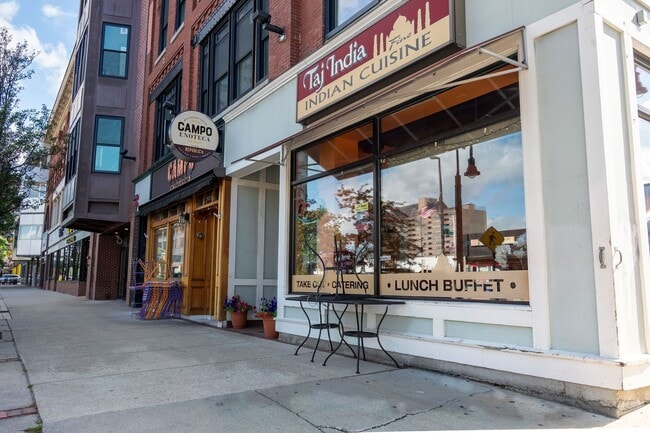 Photo - Rendezvous on Elm