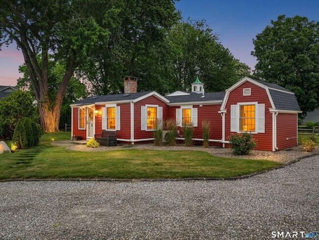 Photo - 84 Waterside Ln