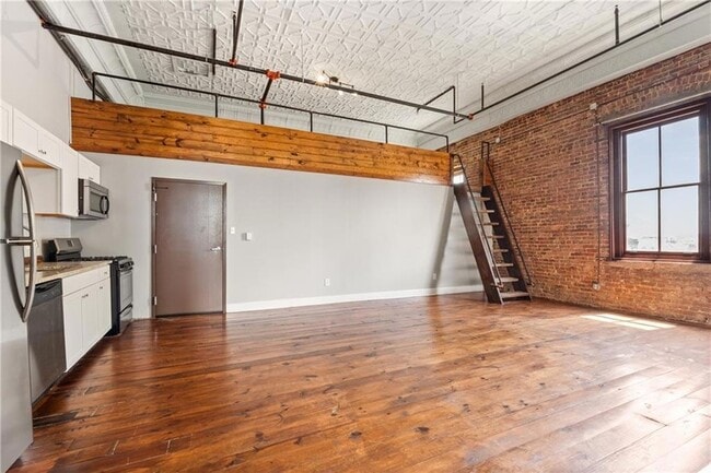 Photo - 558 St Francis St