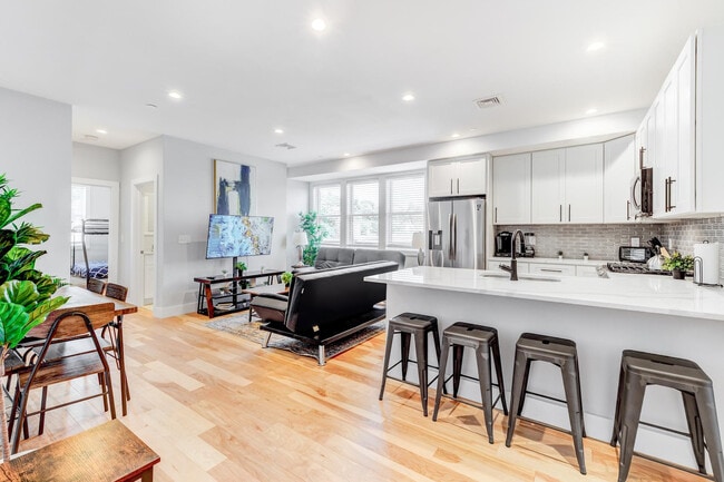 Photo - 1011 Bennington St Unit SI ID1240410P