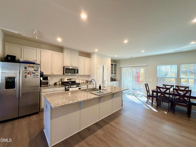 Photo - 1110 Romeria Dr