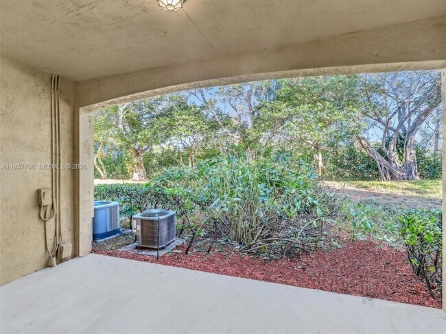 Photo - 3873 Tree Top Dr