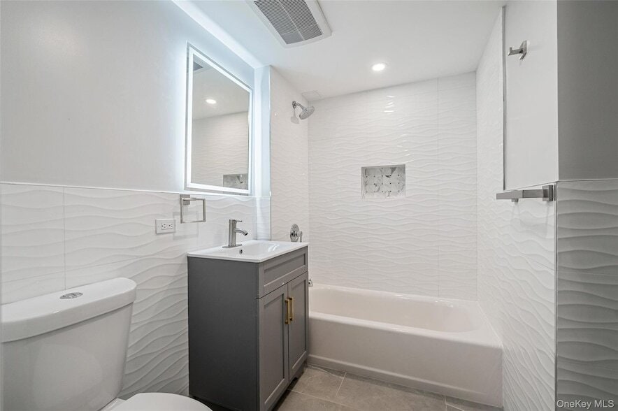 Photo - 43-34 53rd St Unit 4C