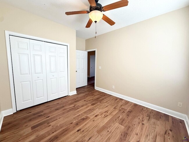 Photo - 200 Vining Way