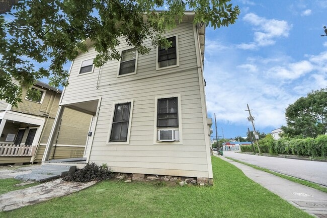 Photo - 2502 Saltus St Unit 4