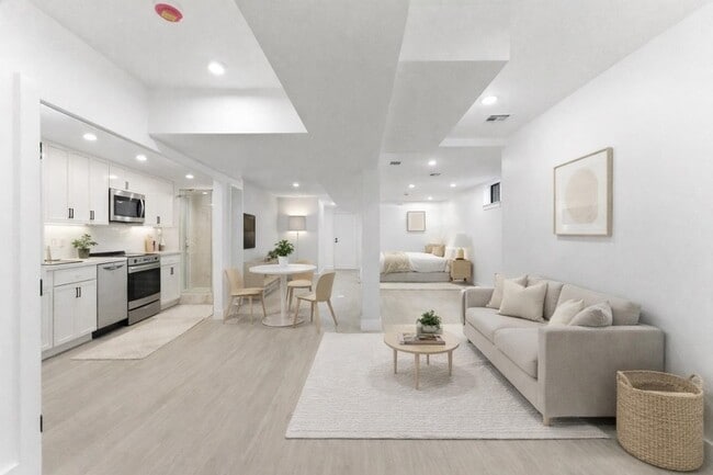 Photo - 113 Oak St