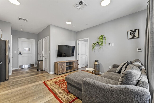 Photo - 95 Broadway-SI ID1240304P Unit SI ID1240304P