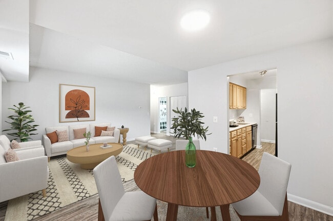 Photo - Montgomery Club Apartments*