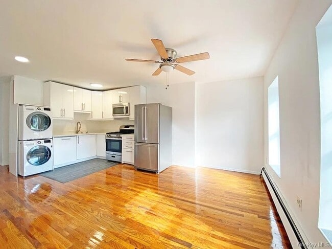Photo - 166 Halsey St