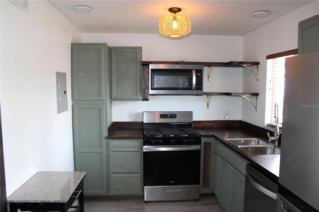 Photo - 1100 Martinique Dr Unit 203