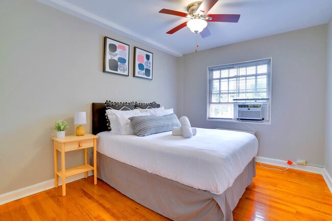 Photo - 1420 W Abingdon Dr Unit FL3-ID1035599P