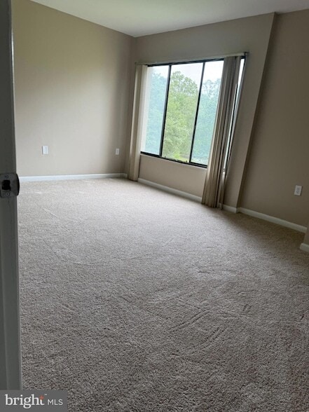 Photo - 15607 Dorset Rd