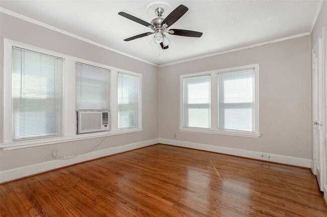 Photo - 5900 Oram St Unit 2