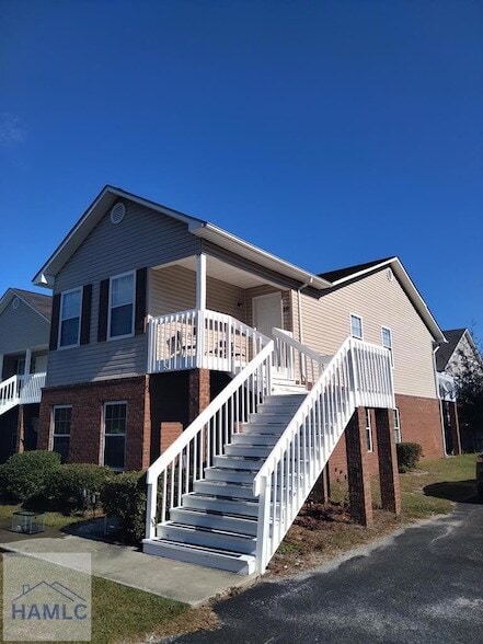 Building Photo - 230 Magnolia Plantation Ct