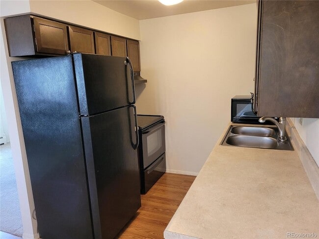 Photo - 633 Oak St Unit 5