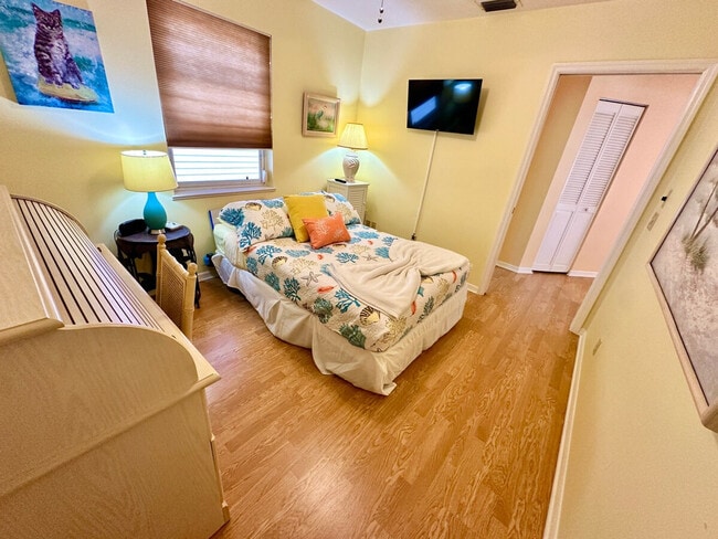 Photo - 2083 Nettles Blvd Unit SI ID1537498P