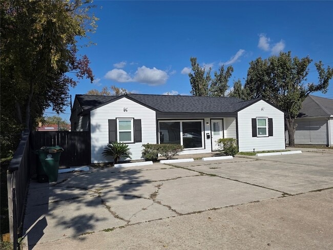 Photo - 13379 Force St